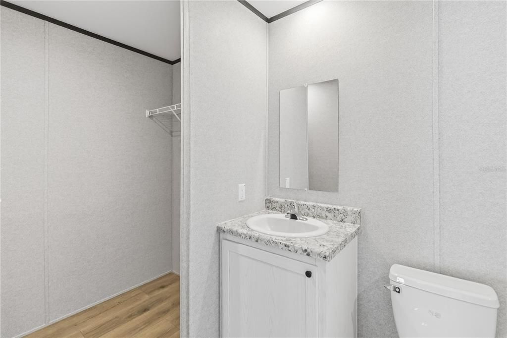 For Sale: $225,000 (2 beds, 2 baths, 750 Square Feet)