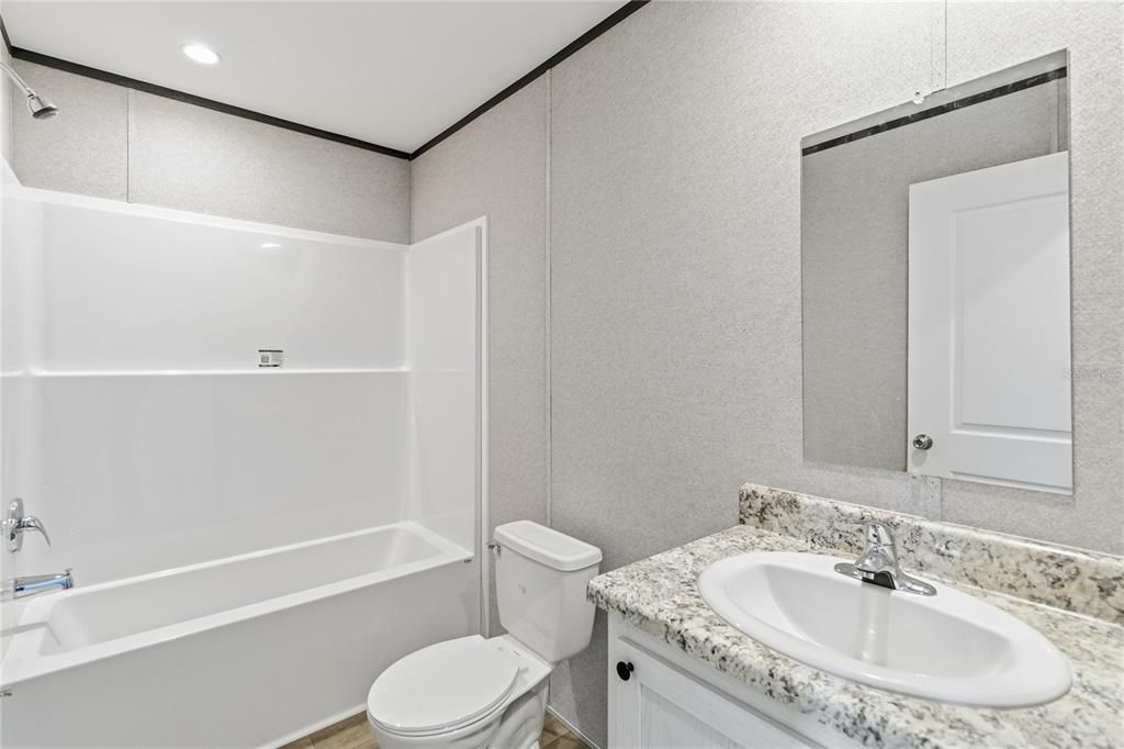 For Sale: $225,000 (2 beds, 2 baths, 750 Square Feet)