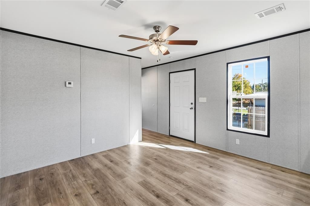 For Sale: $225,000 (2 beds, 2 baths, 750 Square Feet)