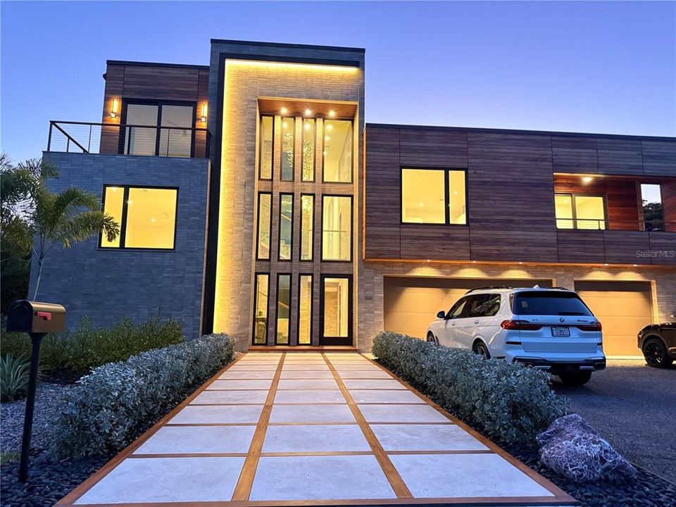 For Sale: $3,350,000 (5 beds, 5 baths, 3815 Square Feet)