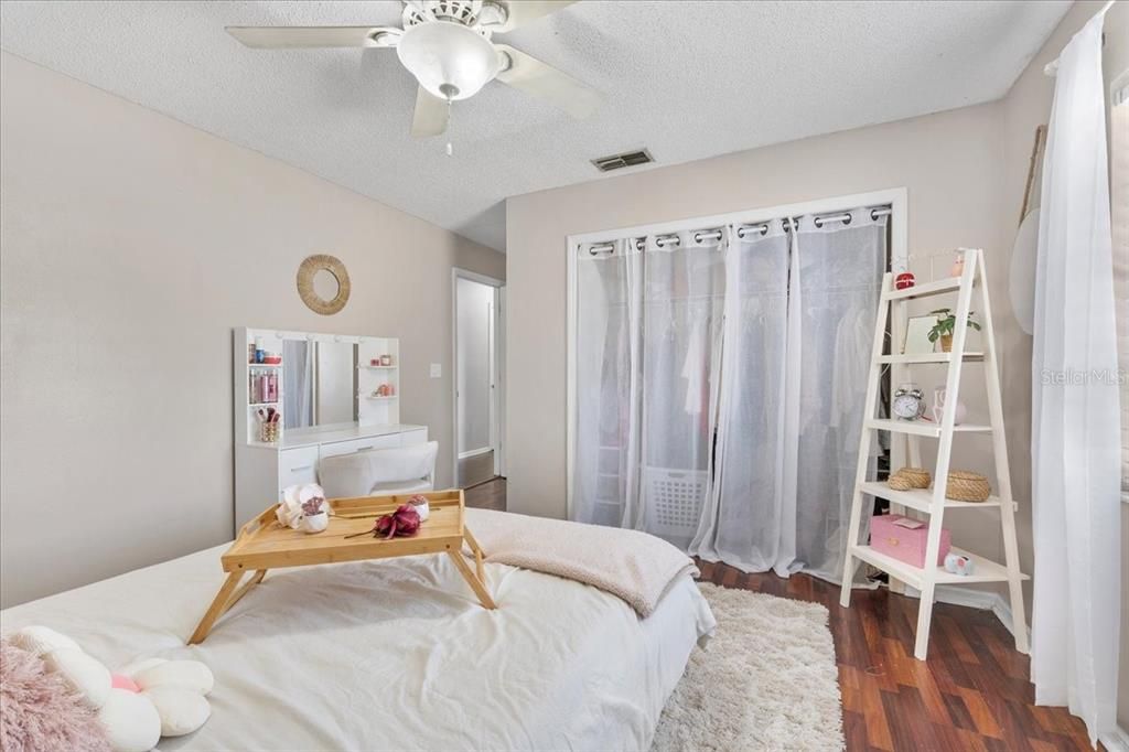 For Sale: $385,000 (4 beds, 2 baths, 1864 Square Feet)