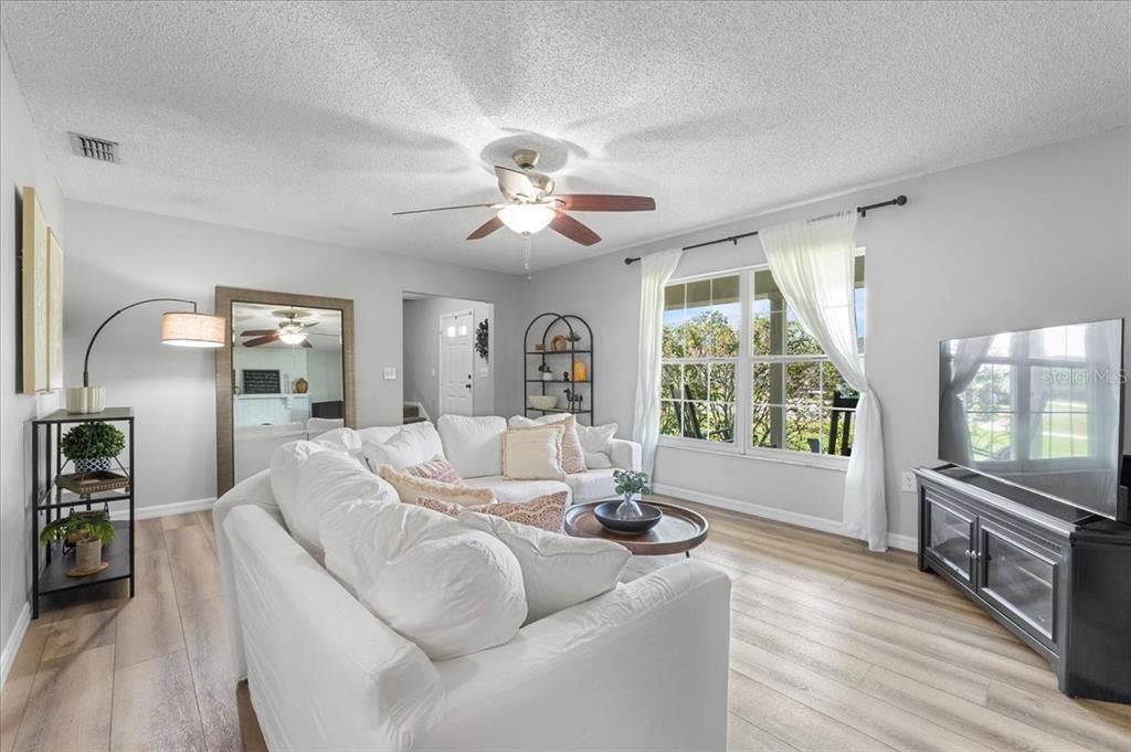 For Sale: $385,000 (4 beds, 2 baths, 1864 Square Feet)