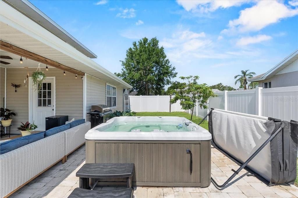 For Sale: $385,000 (4 beds, 2 baths, 1864 Square Feet)