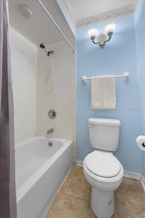 For Sale: $385,000 (4 beds, 2 baths, 1864 Square Feet)