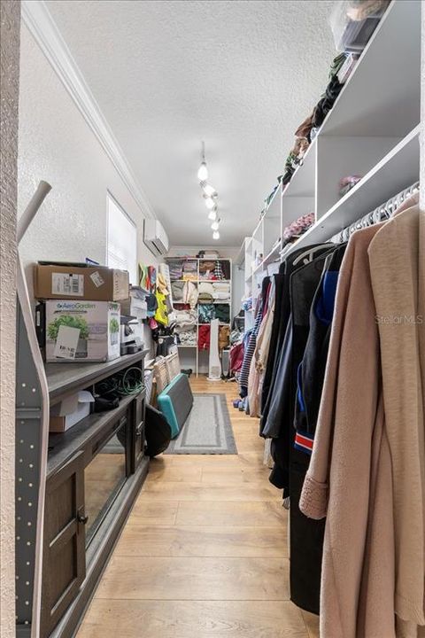 For Sale: $385,000 (4 beds, 2 baths, 1864 Square Feet)