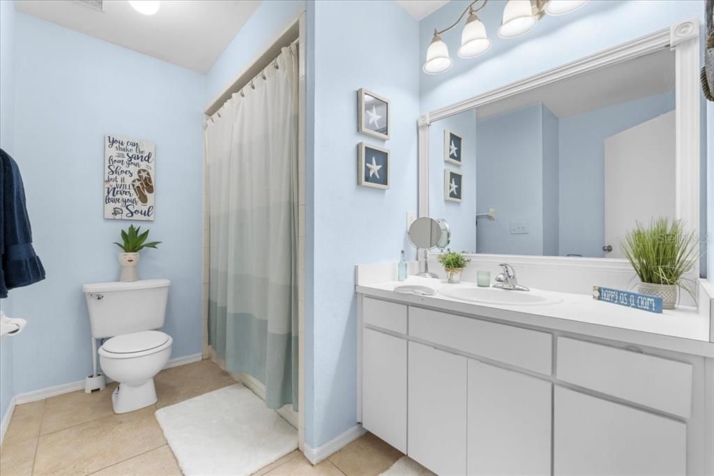 For Sale: $385,000 (4 beds, 2 baths, 1864 Square Feet)