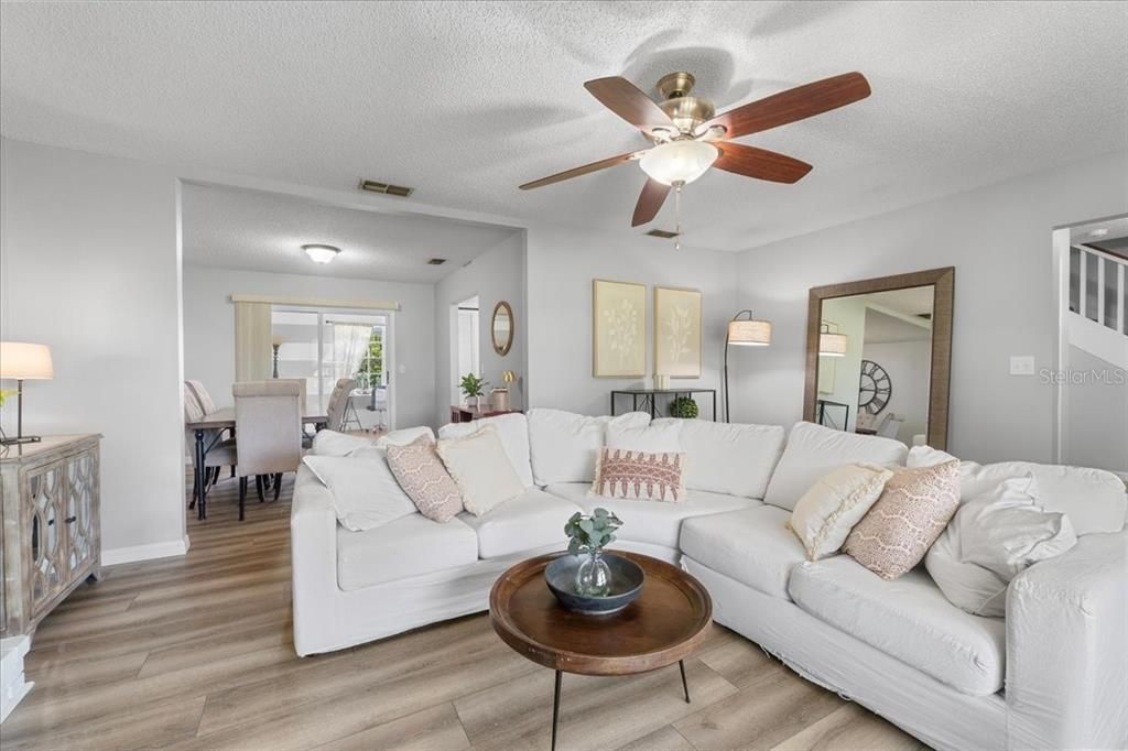 For Sale: $385,000 (4 beds, 2 baths, 1864 Square Feet)