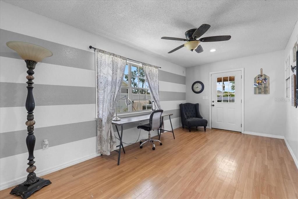 For Sale: $385,000 (4 beds, 2 baths, 1864 Square Feet)