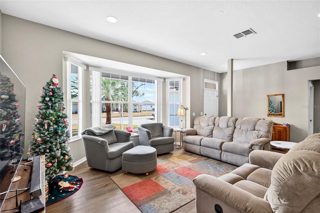 待售: $350,000 (3 贝兹, 2 浴室, 1399 平方英尺)