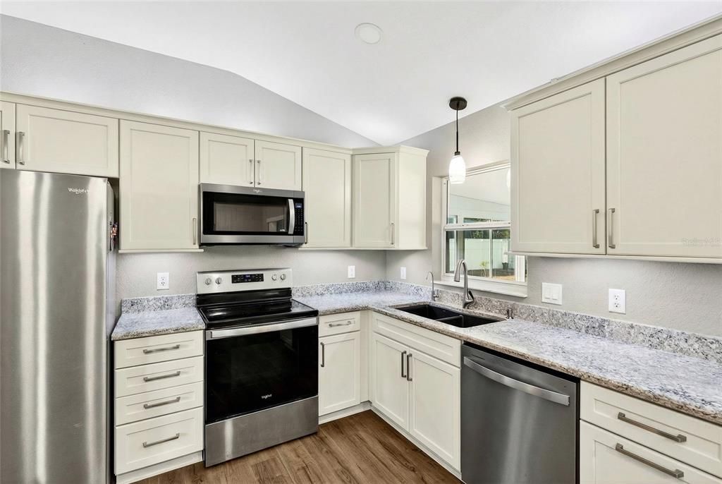 待售: $350,000 (3 贝兹, 2 浴室, 1399 平方英尺)