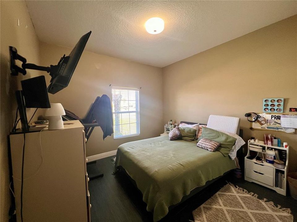 For Rent: $2,400 (4 beds, 2 baths, 1859 Square Feet)