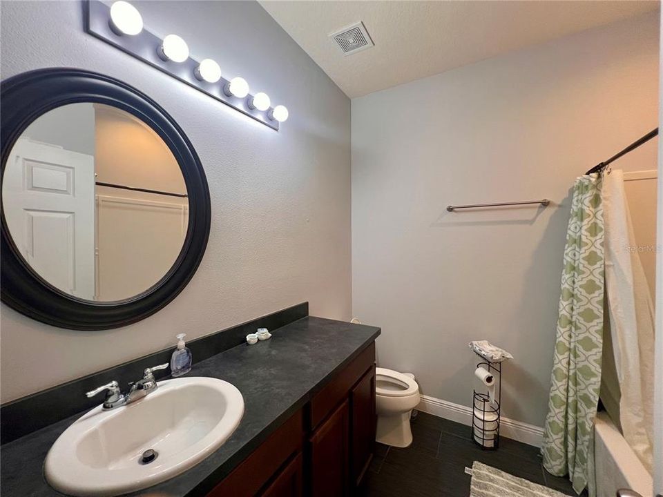 For Rent: $2,400 (4 beds, 2 baths, 1859 Square Feet)