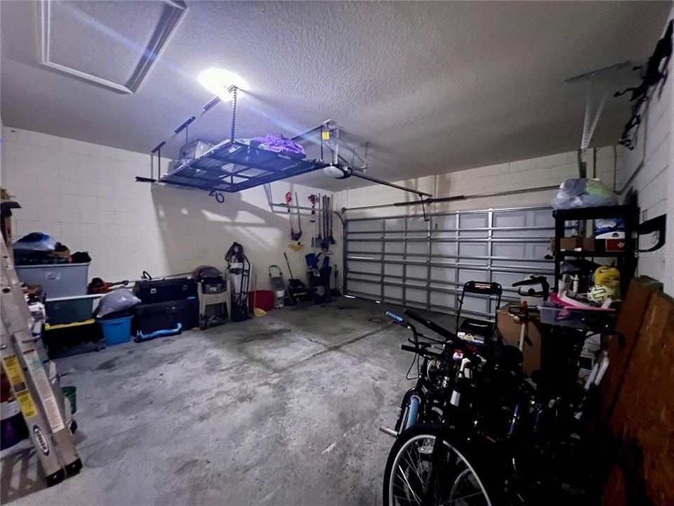 For Rent: $2,400 (4 beds, 2 baths, 1859 Square Feet)