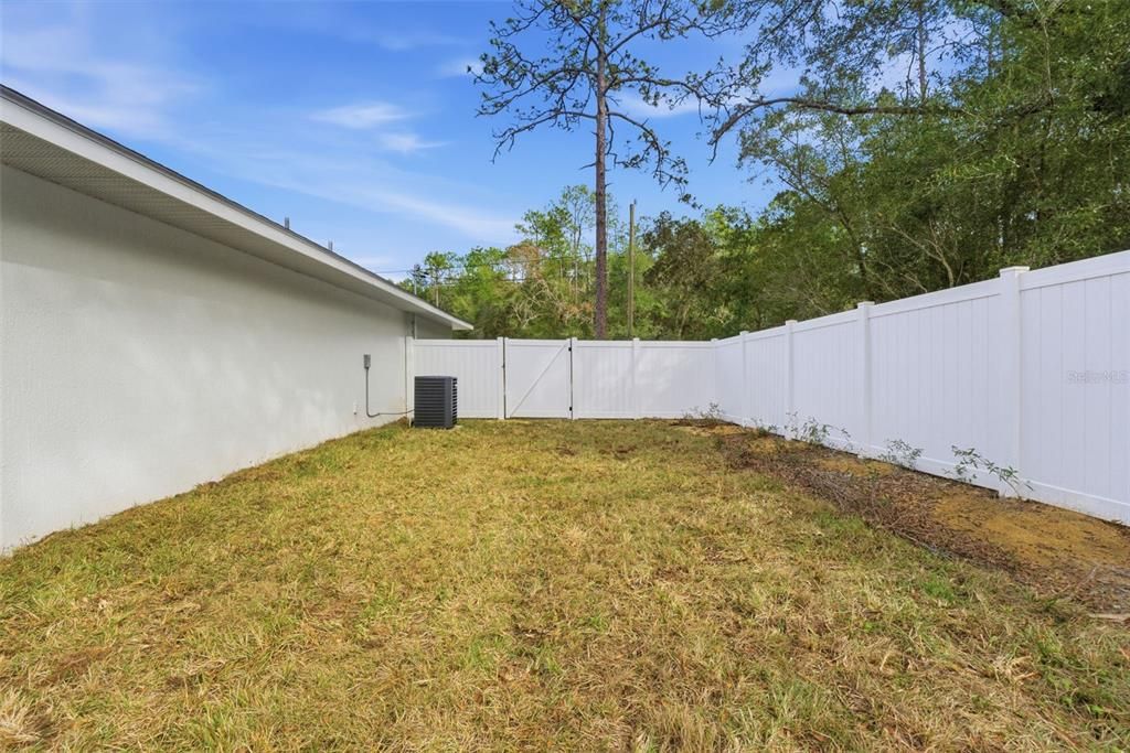 На продажу: $294,900 (3 спален, 2 ванн, 1454 Квадратных фут)