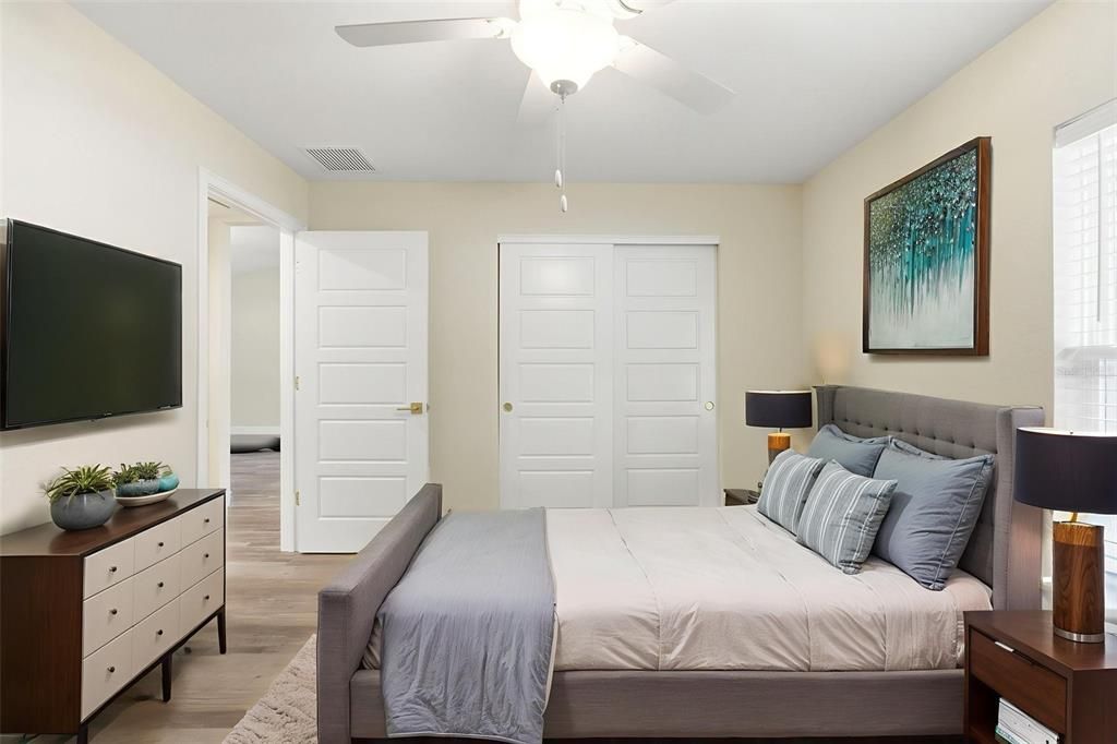 На продажу: $294,900 (3 спален, 2 ванн, 1454 Квадратных фут)