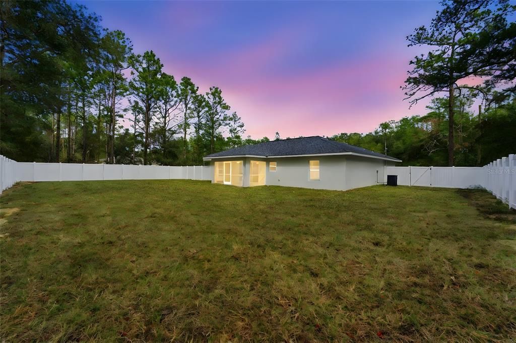 На продажу: $294,900 (3 спален, 2 ванн, 1454 Квадратных фут)