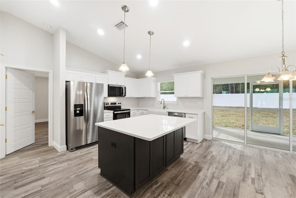 На продажу: $294,900 (3 спален, 2 ванн, 1454 Квадратных фут)