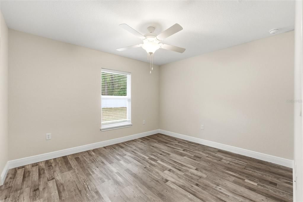 На продажу: $294,900 (3 спален, 2 ванн, 1454 Квадратных фут)