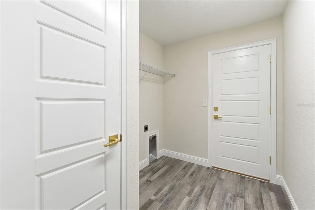 На продажу: $294,900 (3 спален, 2 ванн, 1454 Квадратных фут)