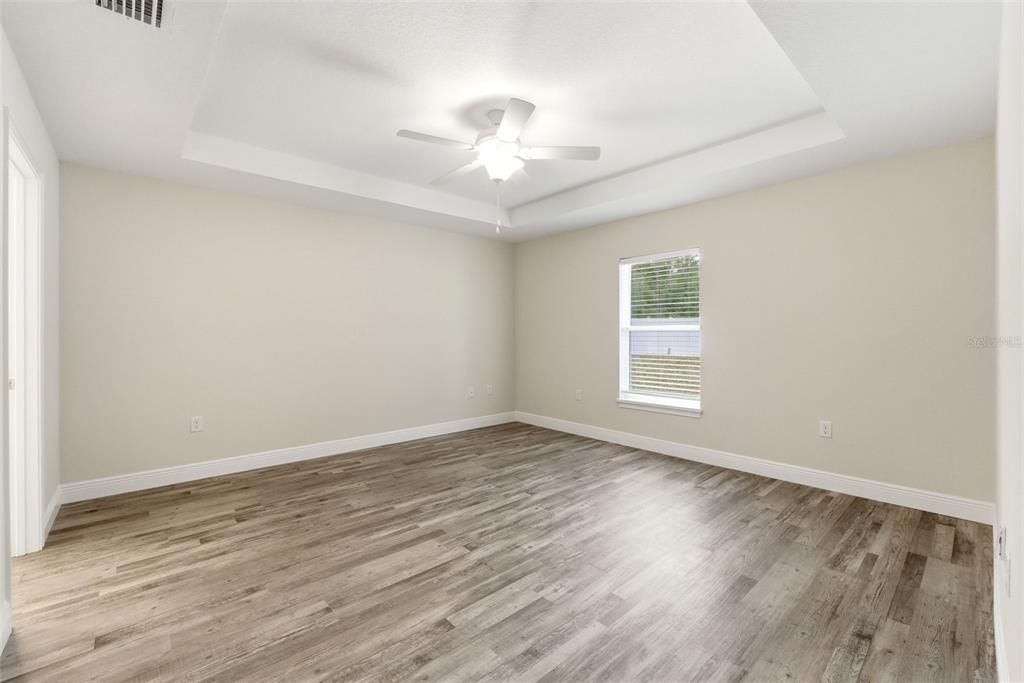 На продажу: $294,900 (3 спален, 2 ванн, 1454 Квадратных фут)