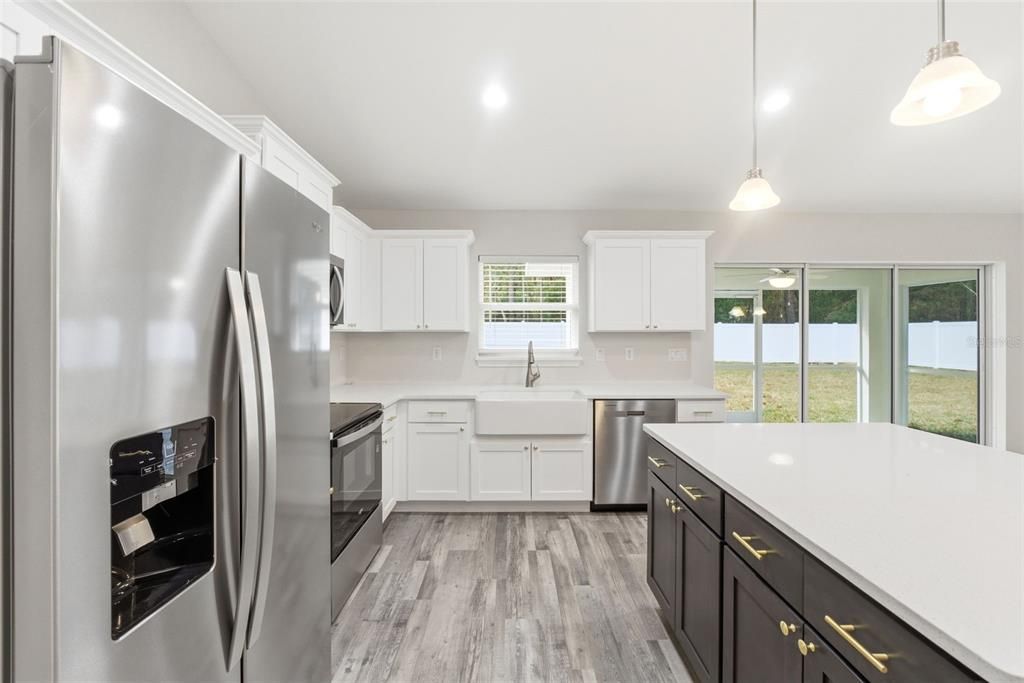 На продажу: $294,900 (3 спален, 2 ванн, 1454 Квадратных фут)