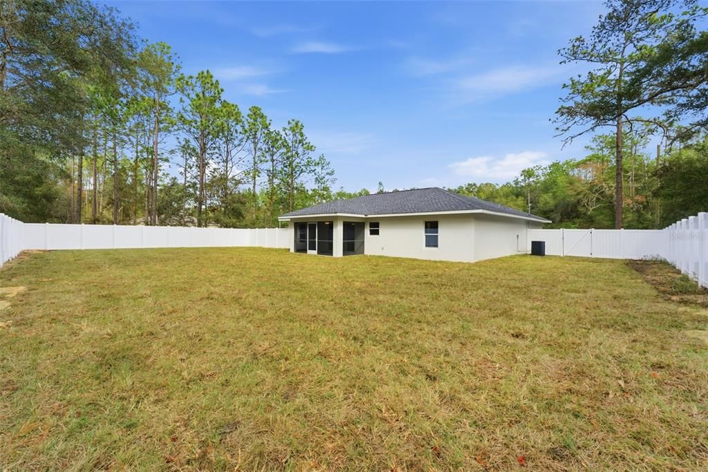 На продажу: $294,900 (3 спален, 2 ванн, 1454 Квадратных фут)