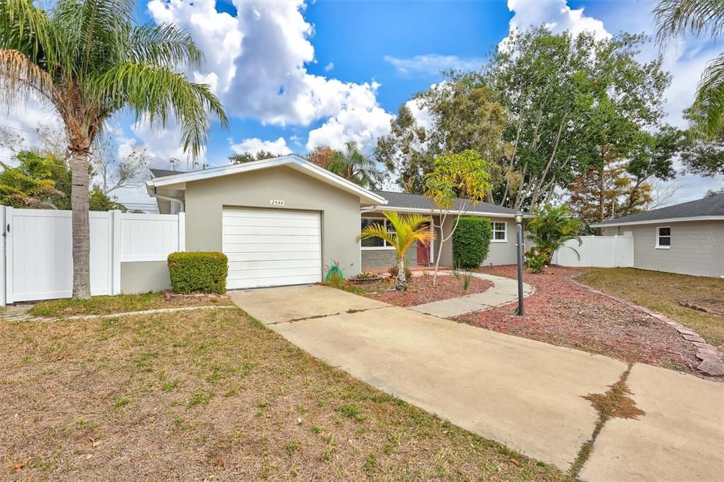 出租: $2,500 (2 贝兹, 2 浴室, 1284 平方英尺)