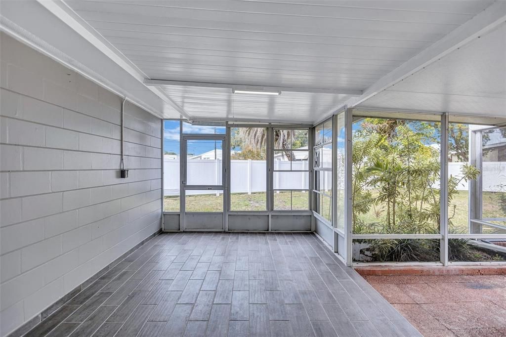 出租: $2,500 (2 贝兹, 2 浴室, 1284 平方英尺)