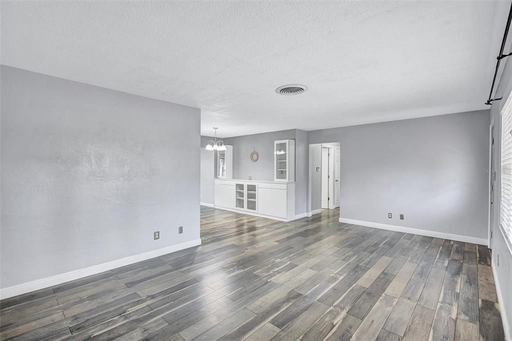 出租: $2,500 (2 贝兹, 2 浴室, 1284 平方英尺)