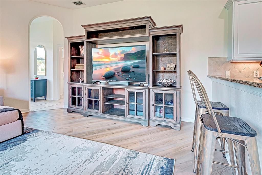 出租: $3,500 (4 贝兹, 3 浴室, 2421 平方英尺)