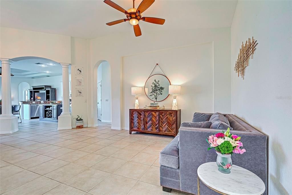 出租: $3,500 (4 贝兹, 3 浴室, 2421 平方英尺)