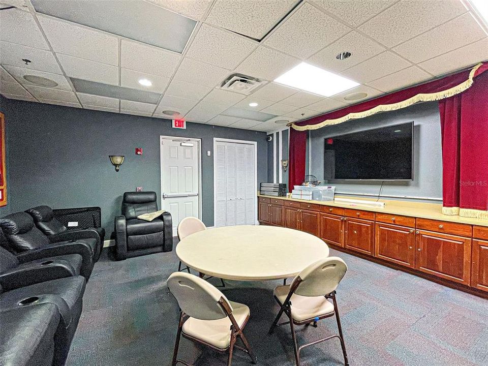 出租: $3,500 (4 贝兹, 3 浴室, 2421 平方英尺)