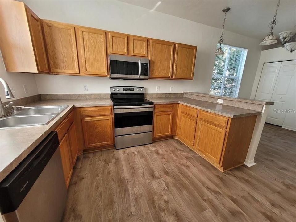 В аренду: $1,450 (2 спален, 2 ванн, 1176 Квадратных фут)