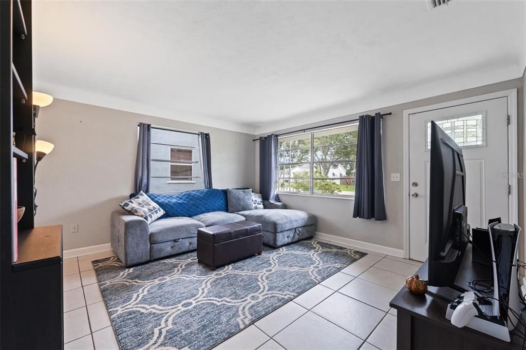 En Venta: $315,000 (3 camas, 2 baños, 1035 Pies cuadrados)