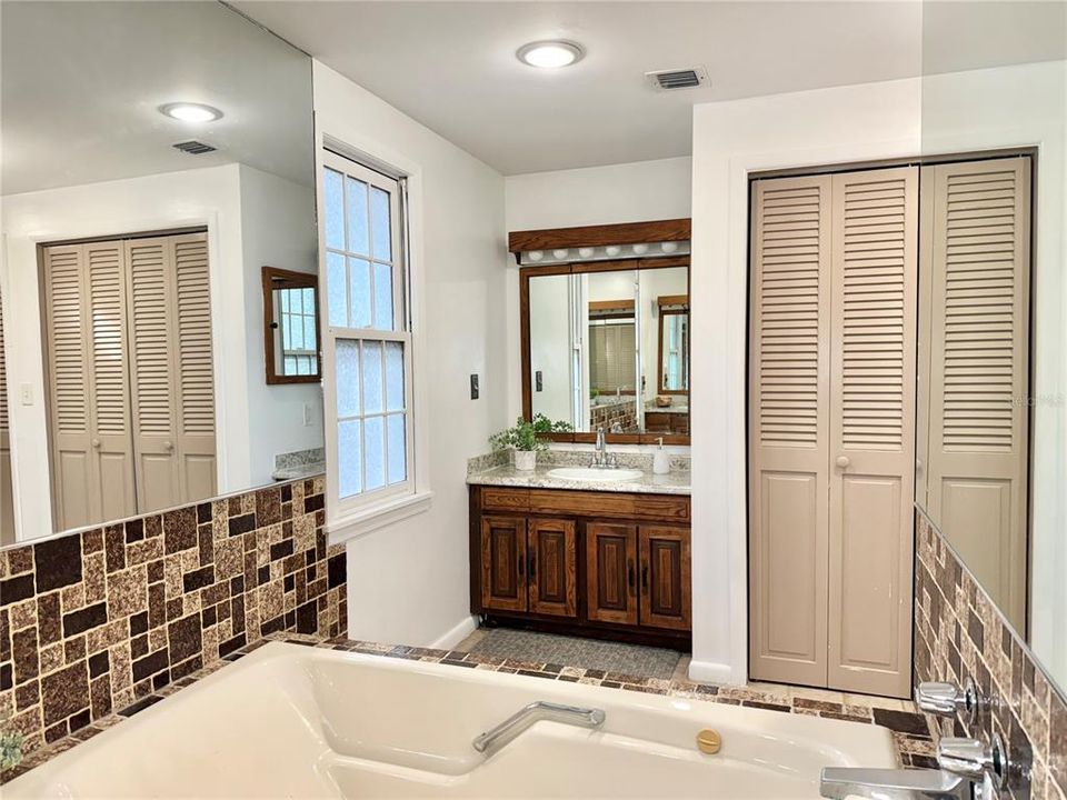 待售: $489,000 (3 贝兹, 3 浴室, 2616 平方英尺)