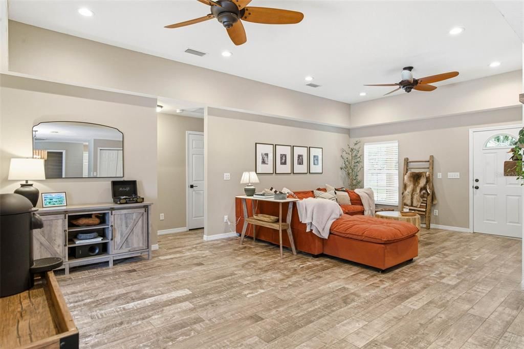 En Venta: $595,000 (3 camas, 2 baños, 2000 Pies cuadrados)