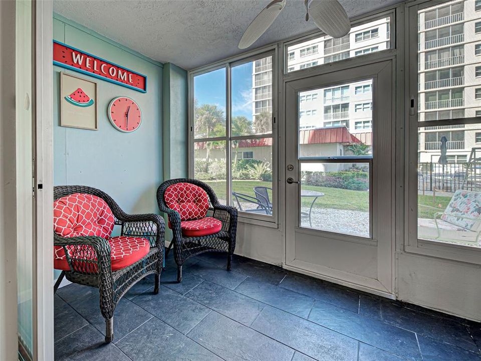 En Venta: $289,000 (2 camas, 2 baños, 900 Pies cuadrados)