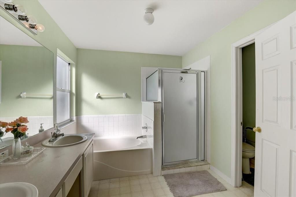 For Sale: $329,900 (3 beds, 2 baths, 2016 Square Feet)