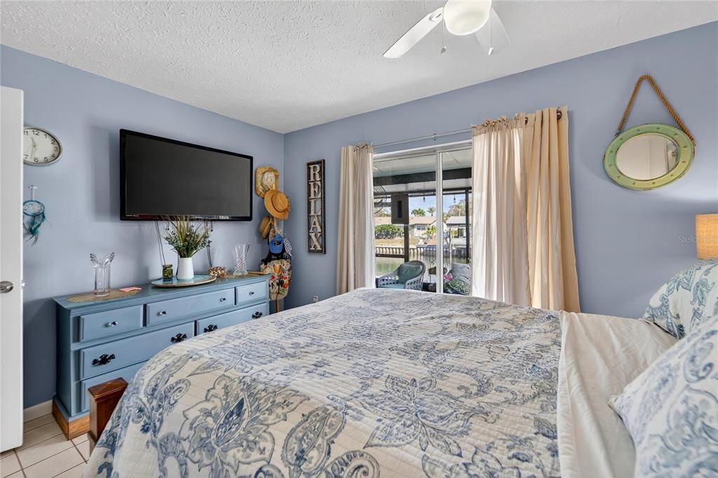 For Sale: $249,000 (2 beds, 1 baths, 800 Square Feet)