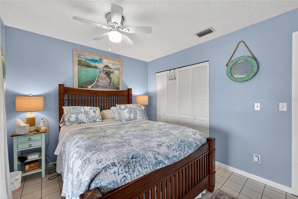 For Sale: $249,000 (2 beds, 1 baths, 800 Square Feet)