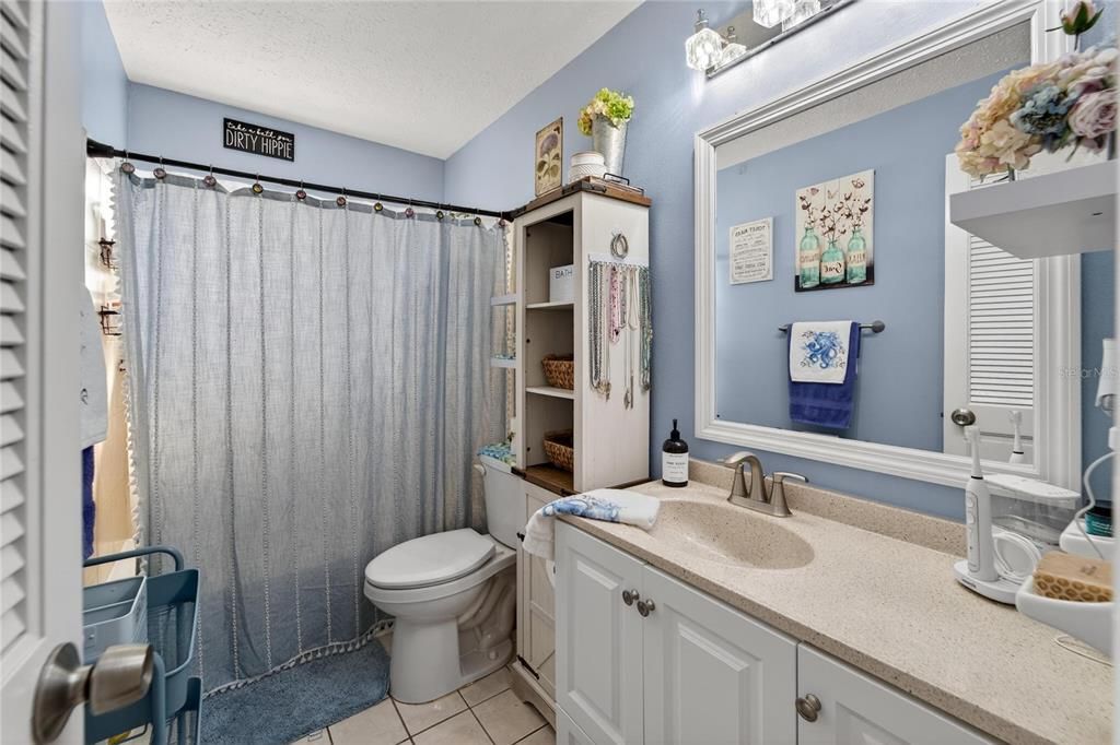 For Sale: $249,000 (2 beds, 1 baths, 800 Square Feet)