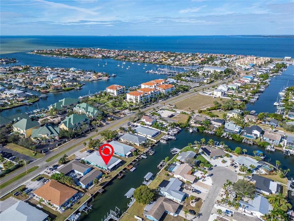 For Sale: $249,000 (2 beds, 1 baths, 800 Square Feet)