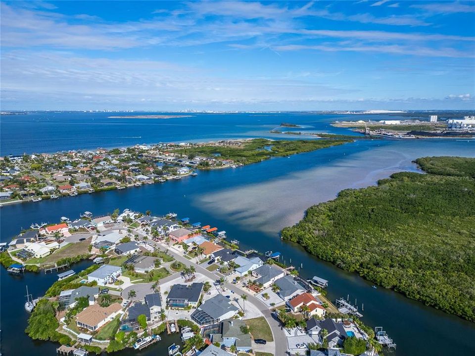 For Sale: $249,000 (2 beds, 1 baths, 800 Square Feet)