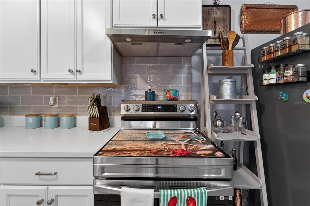 For Sale: $249,000 (2 beds, 1 baths, 800 Square Feet)