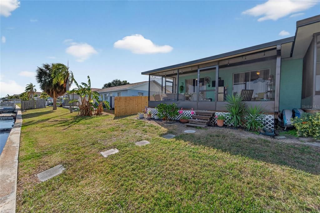 For Sale: $249,000 (2 beds, 1 baths, 800 Square Feet)