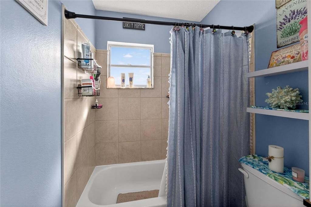 For Sale: $249,000 (2 beds, 1 baths, 800 Square Feet)