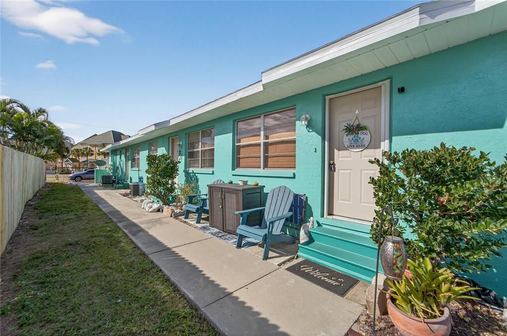 For Sale: $249,000 (2 beds, 1 baths, 800 Square Feet)