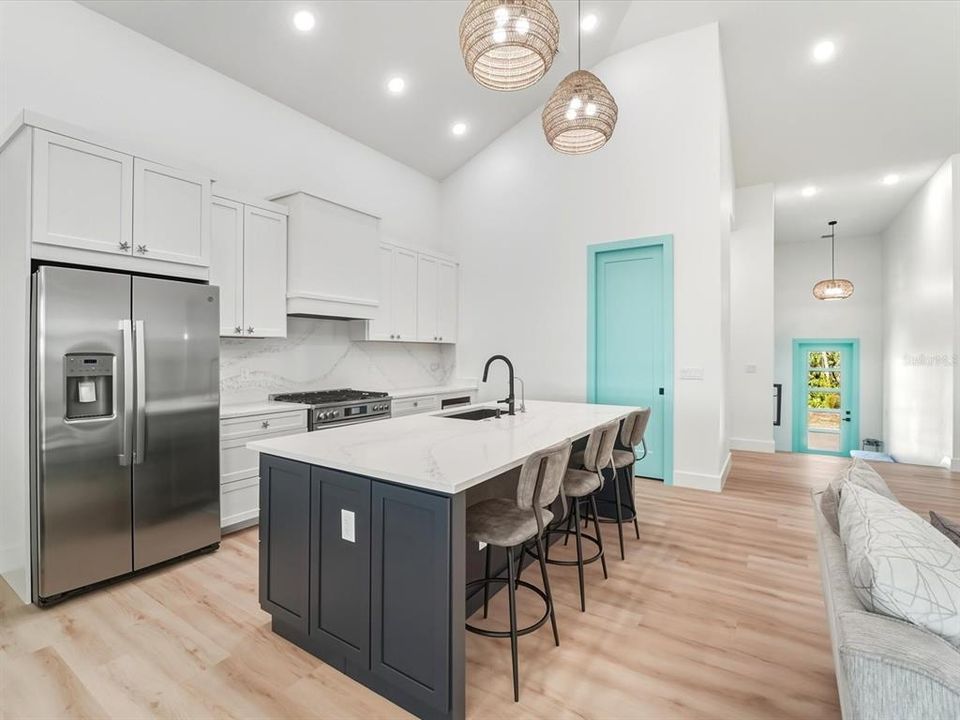 En Venta: $1,599,999 (4 camas, 3 baños, 4840 Pies cuadrados)