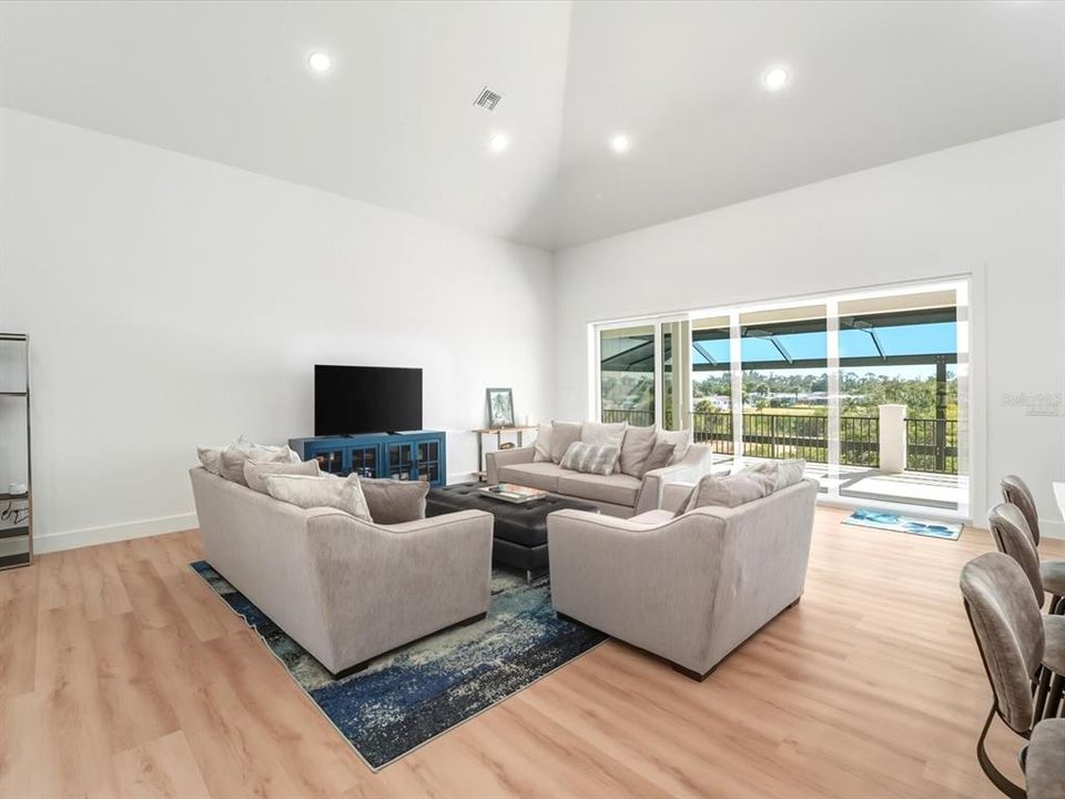 En Venta: $1,599,999 (4 camas, 3 baños, 4840 Pies cuadrados)