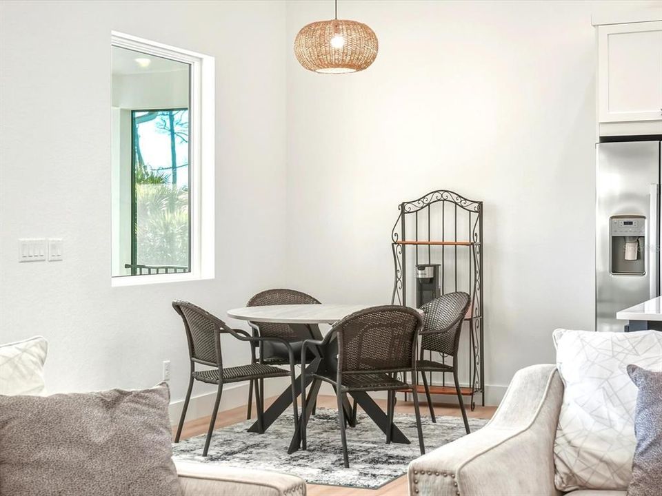 En Venta: $1,599,999 (4 camas, 3 baños, 4840 Pies cuadrados)